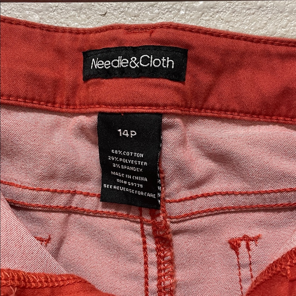 Red Cropped Pants - Picture 2 of 3
